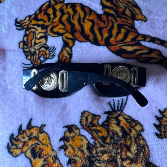 Black Rectangular Sunglasses - Picture 2 of 2